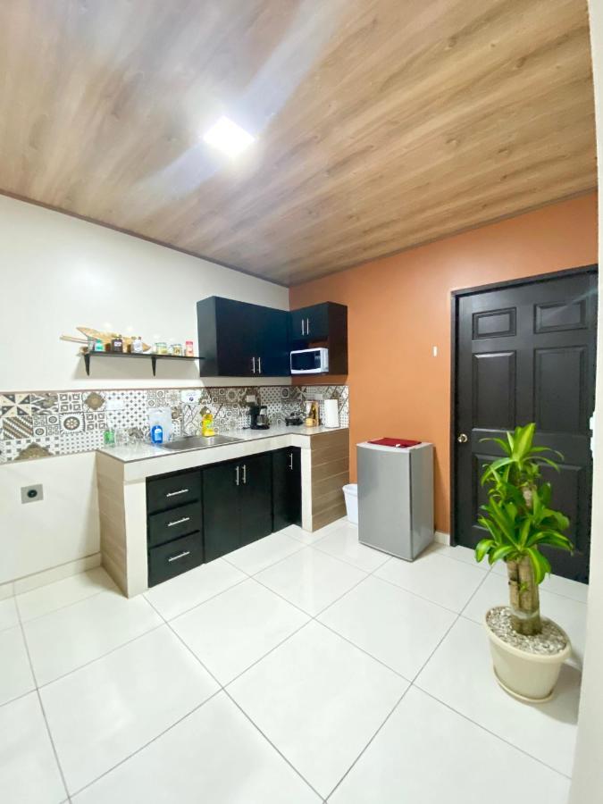 Pura Vida Apartment. 5 Min From Airport Alajuela Екстериор снимка